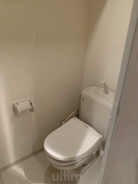 トイレ　※別のお部屋のお写真です。御参考までに。