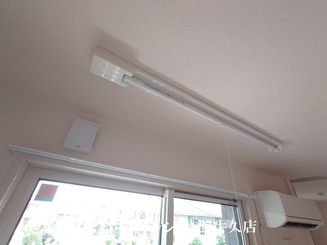 その他設備　室内物干し