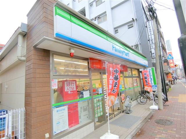 コンビニ　ファミリーマート蓮沼駅西店（コンビニ）まで88m