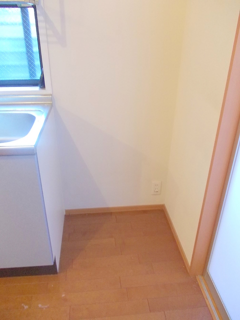 その他設備　☆高さ２ｍ以上あり。大きな冷蔵庫も置けます☆