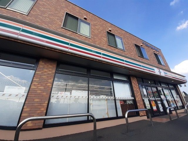 コンビニ　セブンイレブン（コンビニ）まで50m