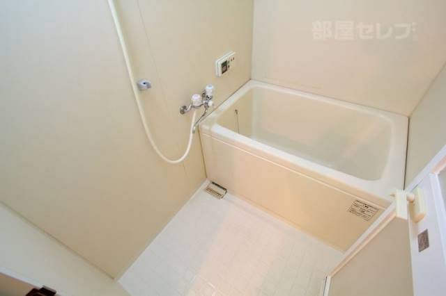 バス・シャワールーム　追炊き付きのお風呂場です。