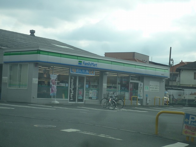 コンビニ　ファミリーマート 南町田北店（コンビニ）まで341m