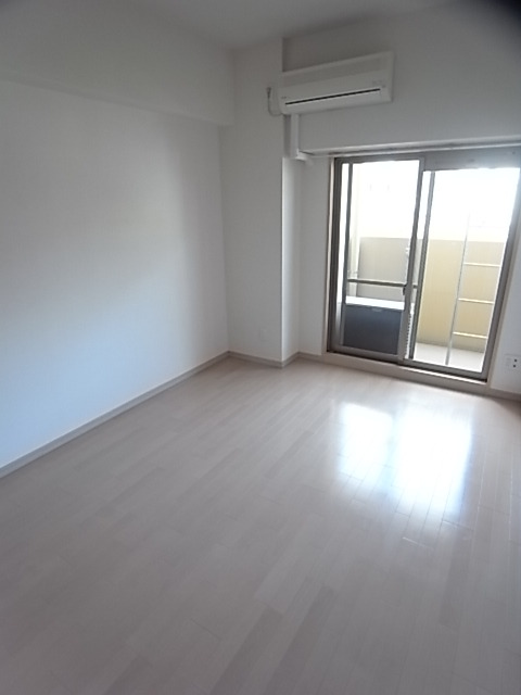 その他部屋・スペース　採光良好、明るいお部屋です。
