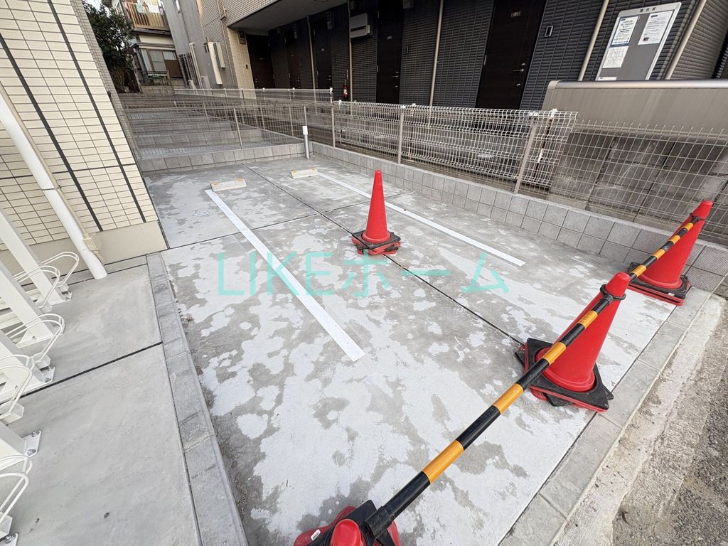 駐車場　駐車場