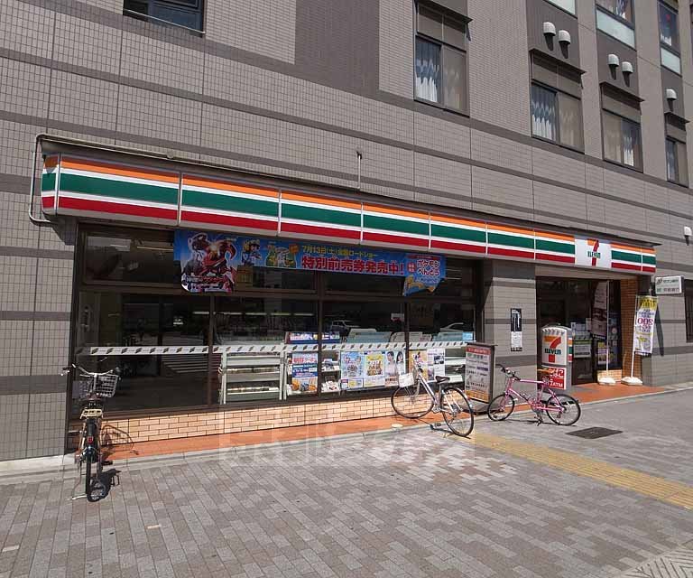 コンビニ　セブンイレブン堀川松原店（コンビニ）まで149m