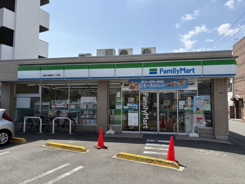 コンビニ　ファミリーマート 川崎大師駅前二丁目店（コンビニ）まで465m