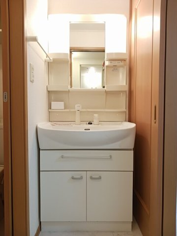 洗面設備　使いやすい洗面所です