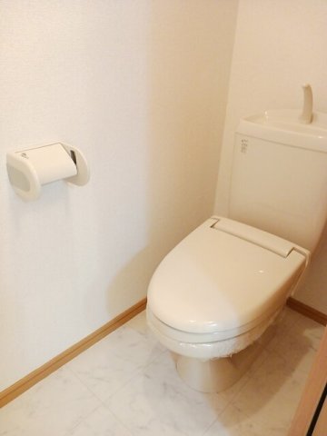 トイレ　ゆったりとした空間のトイレです