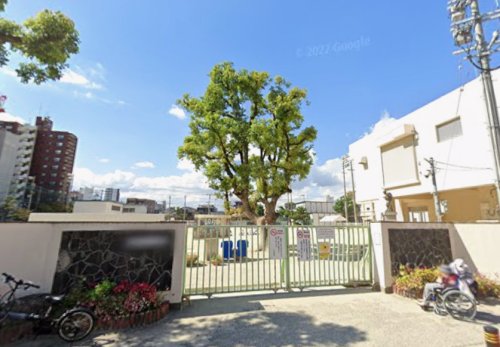 小学校　福岡市立草ケ江小学校（小学校）まで631m