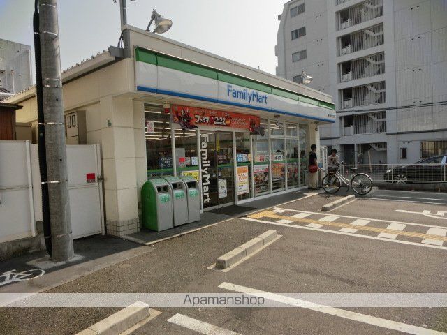 コンビニ　ファミリーマート（コンビニ）まで500m