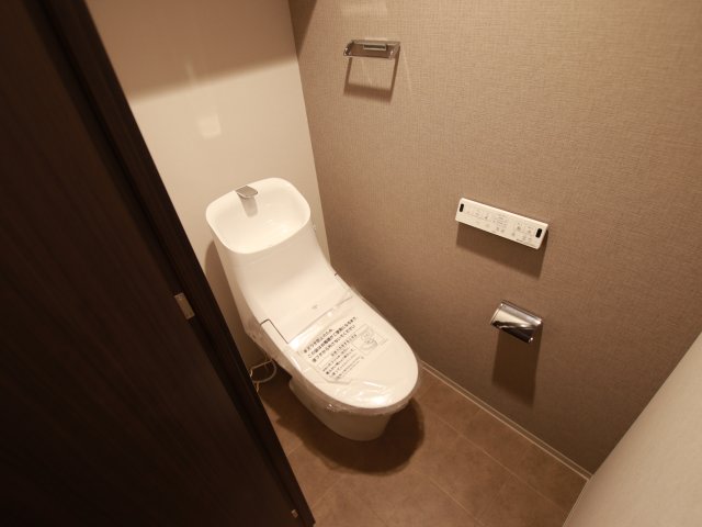 トイレ　※別部屋参考写真となります※