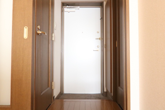 玄関　※別室の参考写真の為、現況優先です。