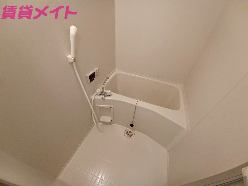 バス・シャワールーム　同物件別室反転写真