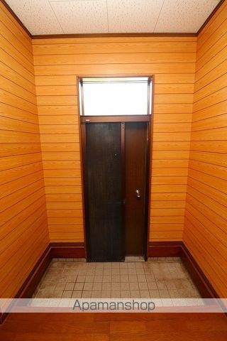 横山町堀内貸家の玄関写真