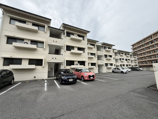 建物外観　実際のご見学いかがでしょうか？お気軽にお問い合わせください！