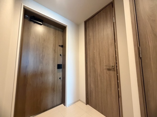 ジオタワー大阪十三の玄関写真