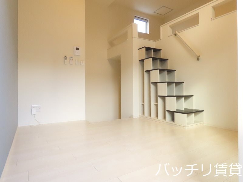 居室・リビング　同型タイプの為、現状を優先致します。