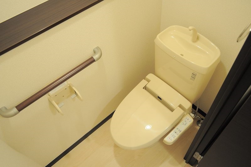 【鎌倉市上町屋のアパートのトイレ】