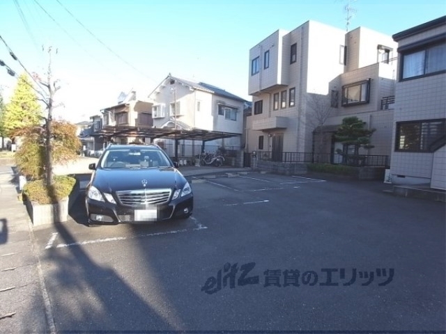 【メルべーユ桂川の駐車場】