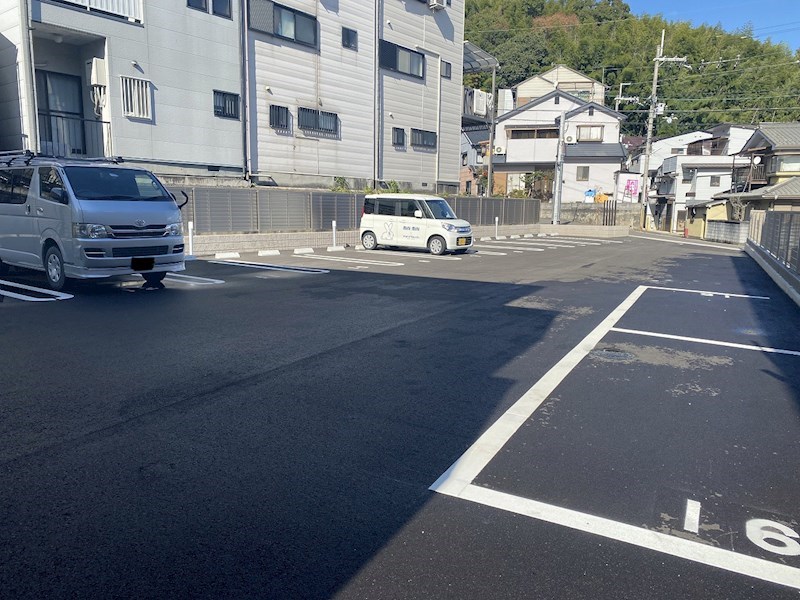 【クレメントの駐車場】