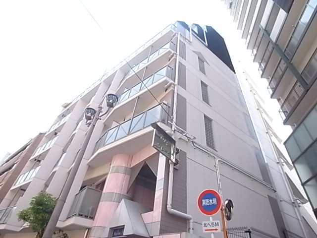 【メゾンフローラの建物外観】