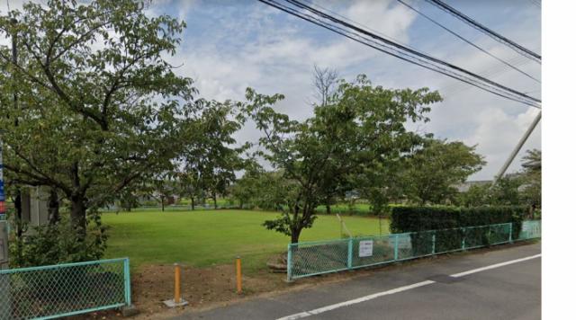 【高松市仏生山町のマンションの公園】