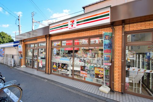 【ザ・レジデンス寺田町駅前のコンビニ】