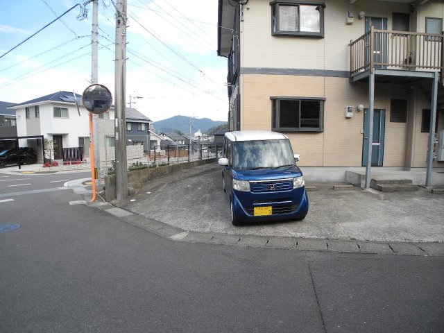 【ハイツタカミの駐車場】