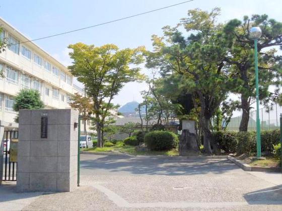 中学校　広島市立翠町中学校（中学校）まで642m