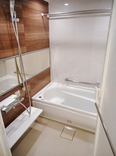 バス・シャワールーム　※別部屋の参考写真です。