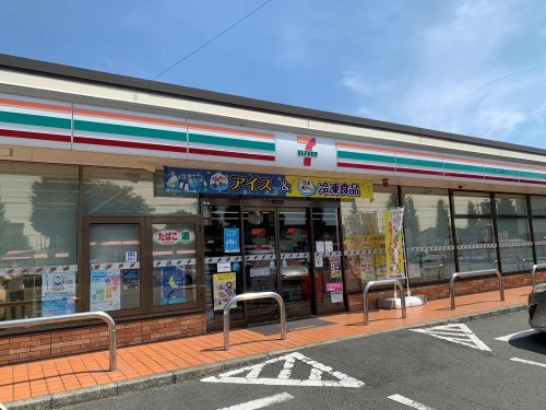 コンビニ　セブンイレブン 豊橋草間町店（コンビニ）まで393m
