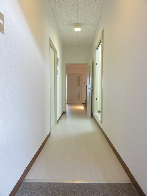 玄関　参考写真掲載。