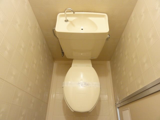 トイレ　参考写真掲載。