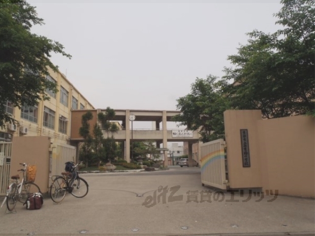 中学校　西京極中学校（中学校）まで220m