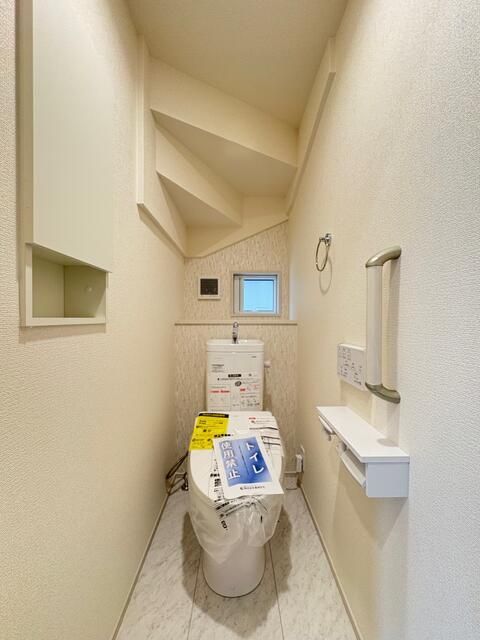 トイレ　温水洗浄便座付です！