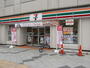コンビニ　セブンイレブン（コンビニ）まで347m