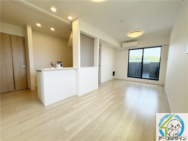 居室・リビング　※同施工会社の同タイプ写真