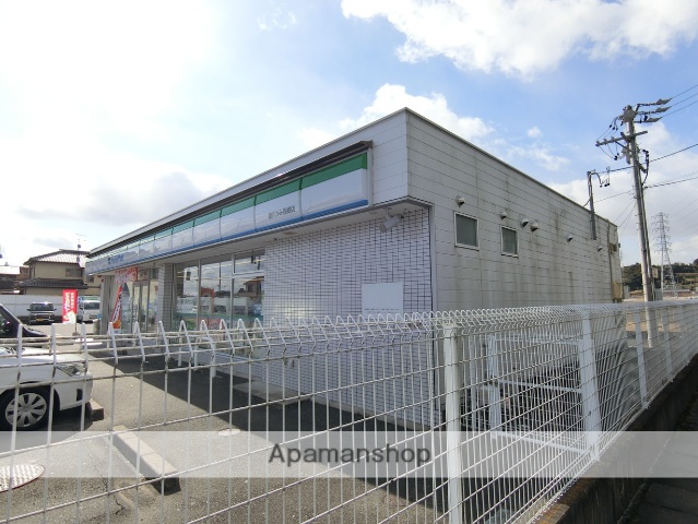 コンビニ　ファミリーマート（コンビニ）まで2658m