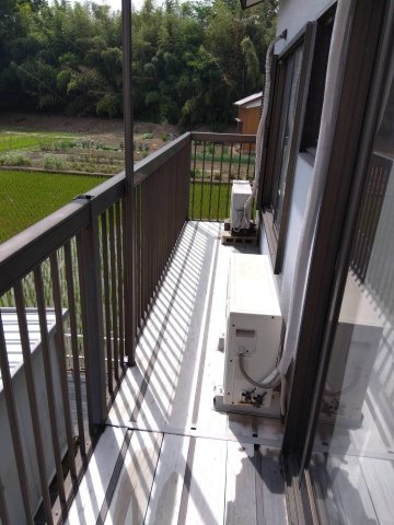 バルコニー　2階の部屋にはそれぞれバルコニー付