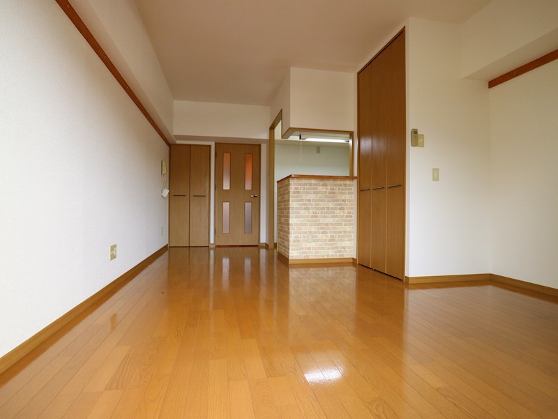 居室・リビング　他の不動産屋さんのネット掲載物件も全てご紹介可能です。