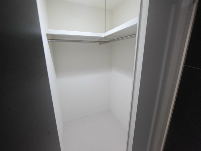 収納　ウォークインクローゼット（収納充実してます）