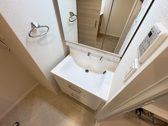 洗面設備　※別号室のお写真となります※現況優先