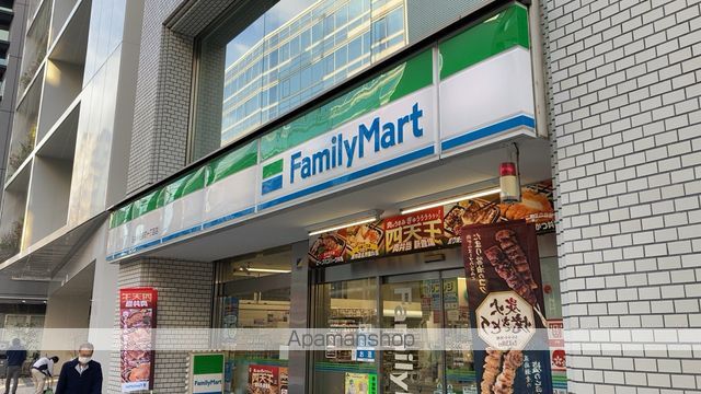 コンビニ　ファミリーマート日本橋堀留町一丁目店（コンビニ）まで156m