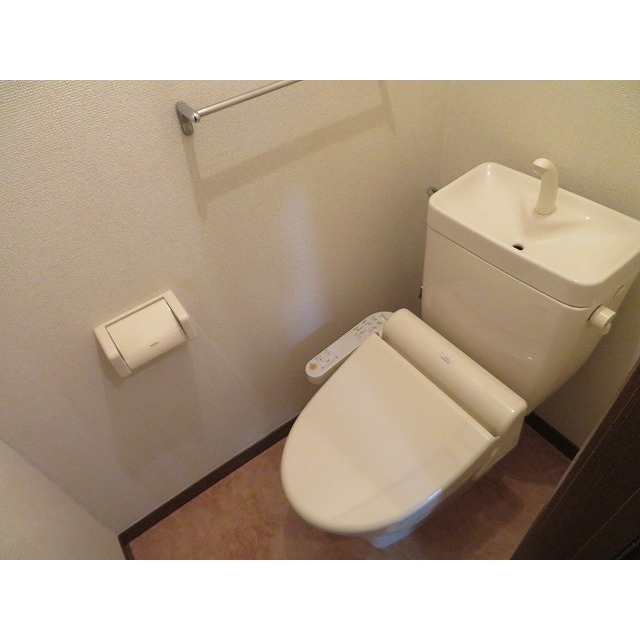 トイレ　落ち着いたトイレです