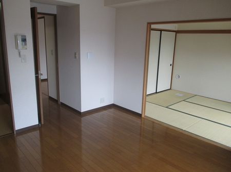 居室・リビング　別のお部屋の写真です。