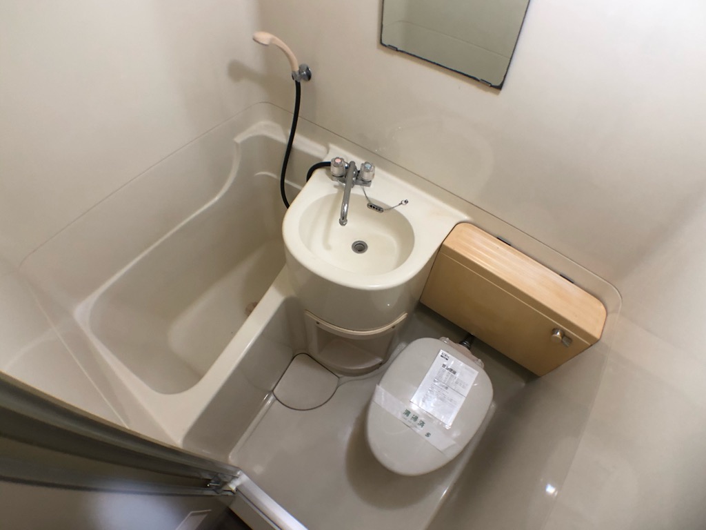 バス・シャワールーム　シンプルで機能的なユニットバスです！