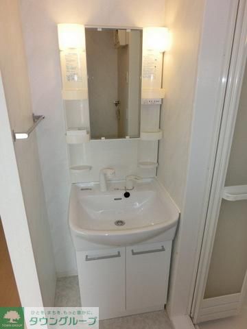 洗面設備　シャンプードレッサー付き独立洗面台