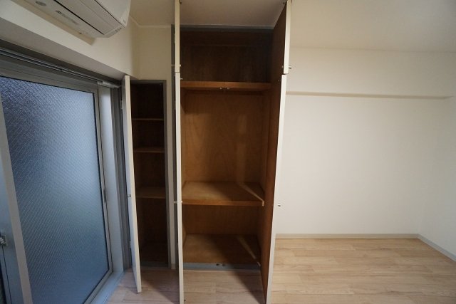 収納　洋室収納