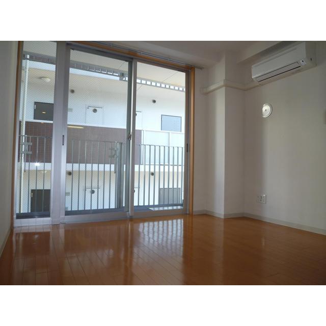 居室・リビング　掲載写真は同物件、他の室内参考画像です